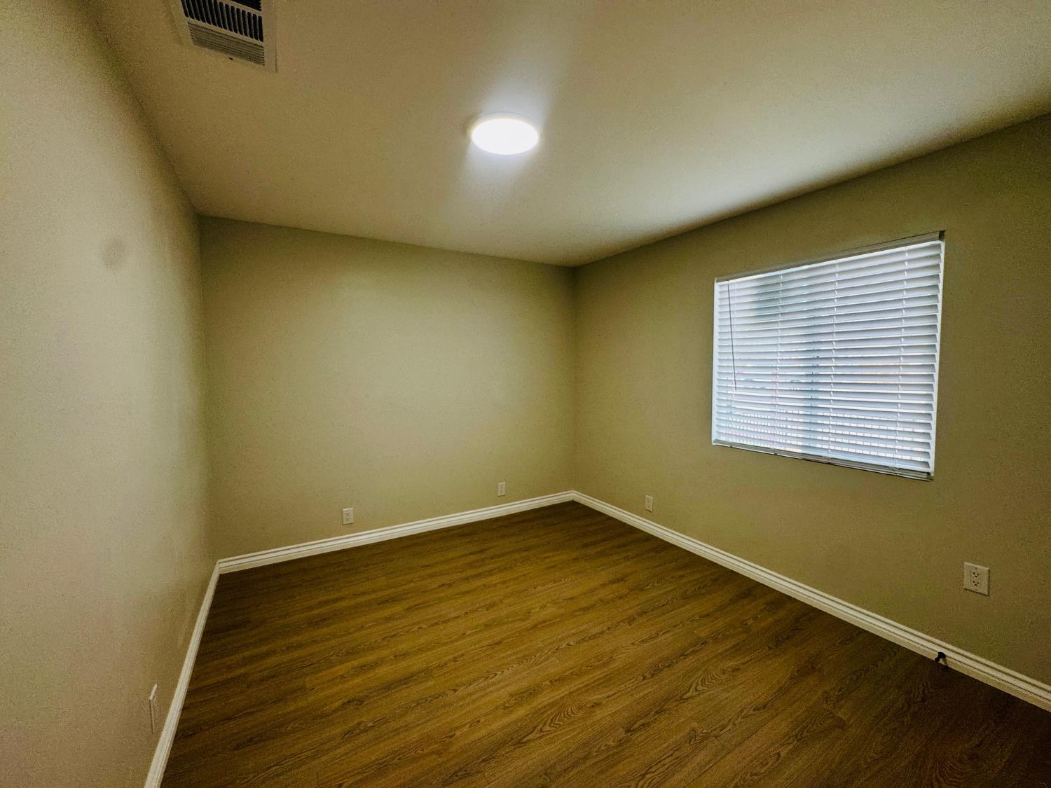 402 Mary St, Bakersfield, CA 93252