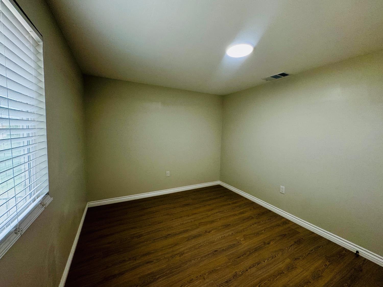 402 Mary St, Bakersfield, CA 93252