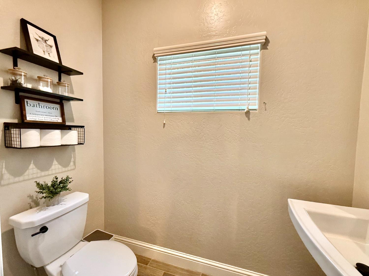 4134 Duncan Ave, Clovis, CA 93619