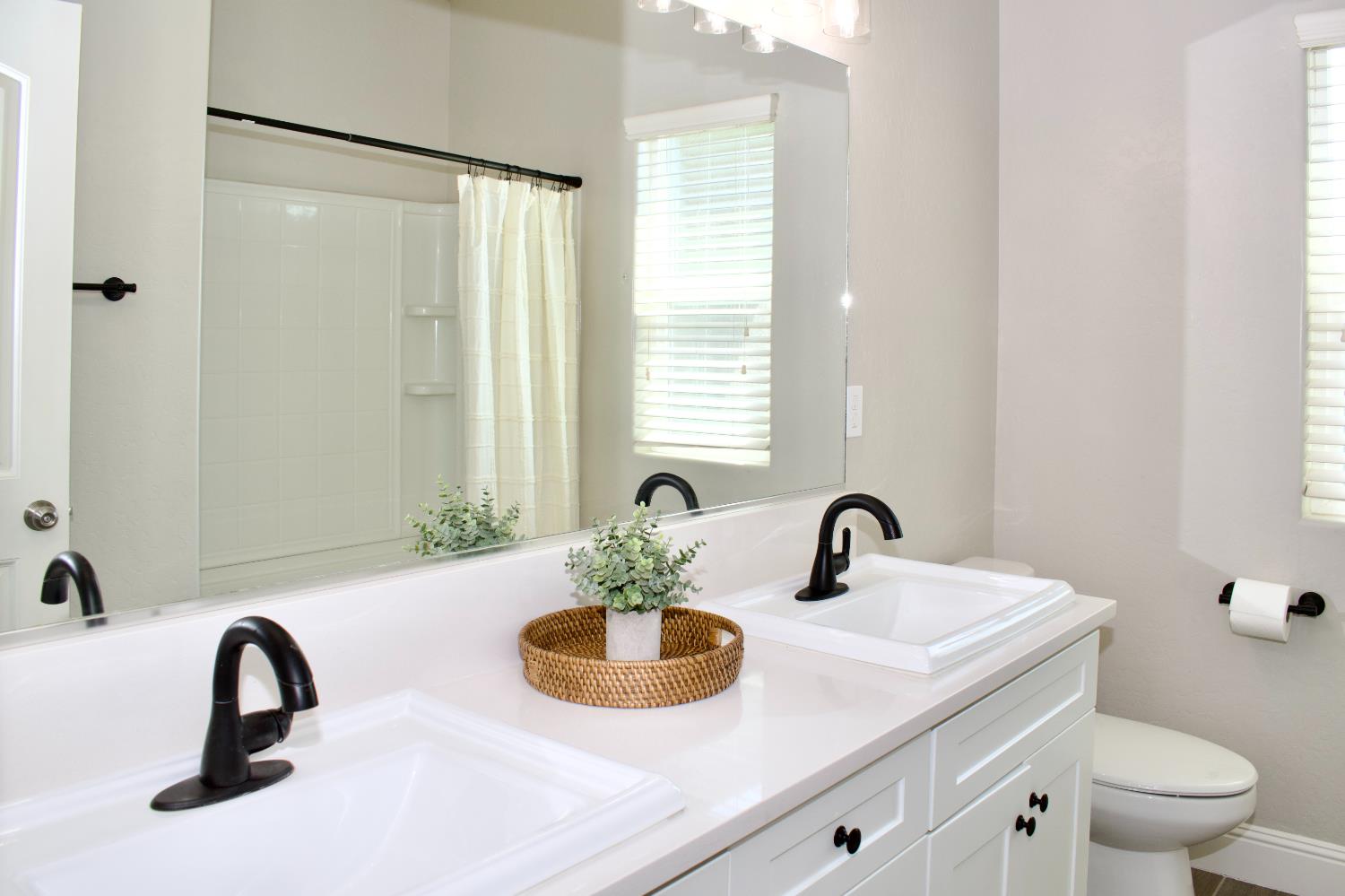 4134 Duncan Ave, Clovis, CA 93619