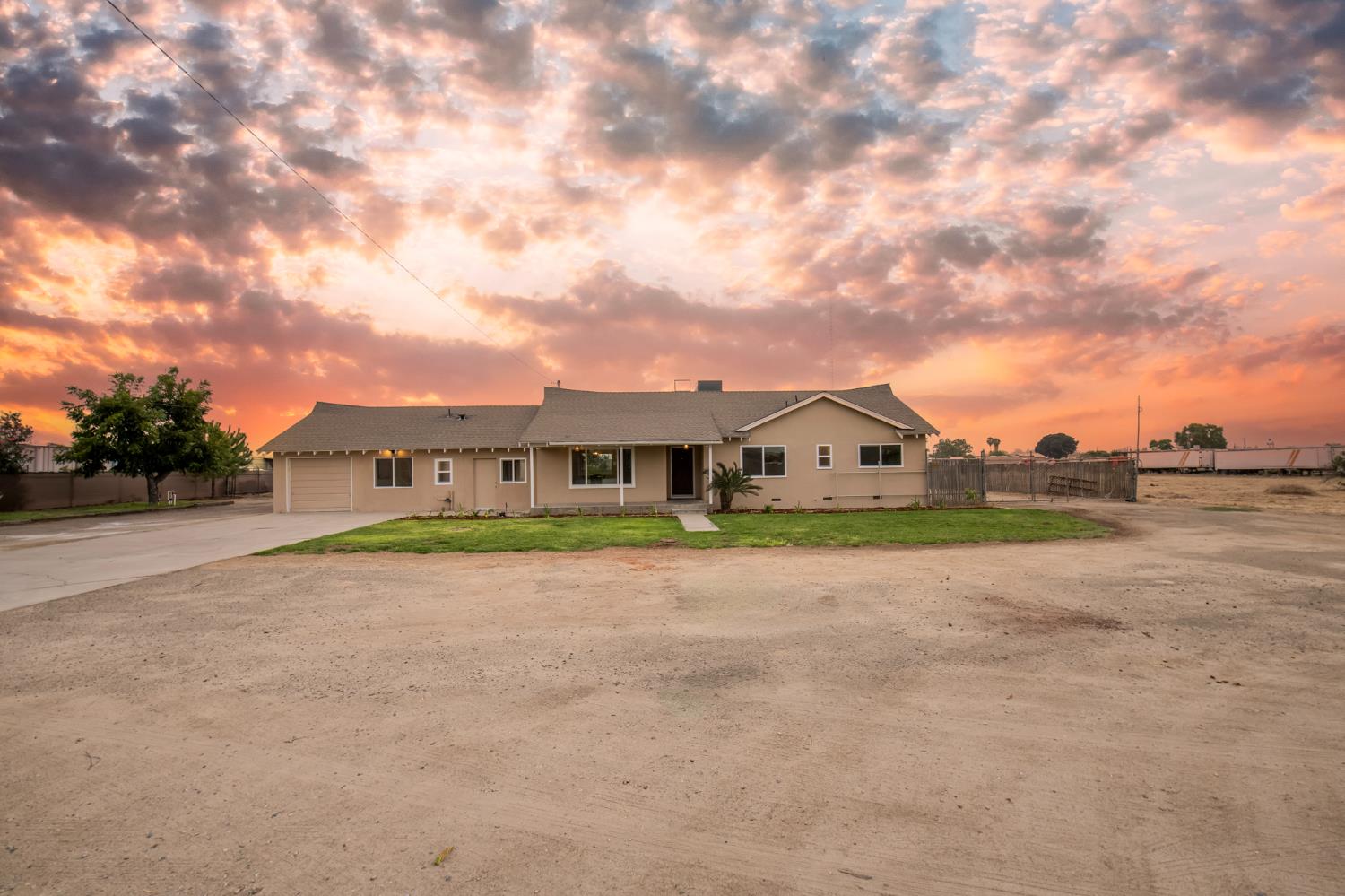 295 N Valentine Ave, Fresno, CA 93706