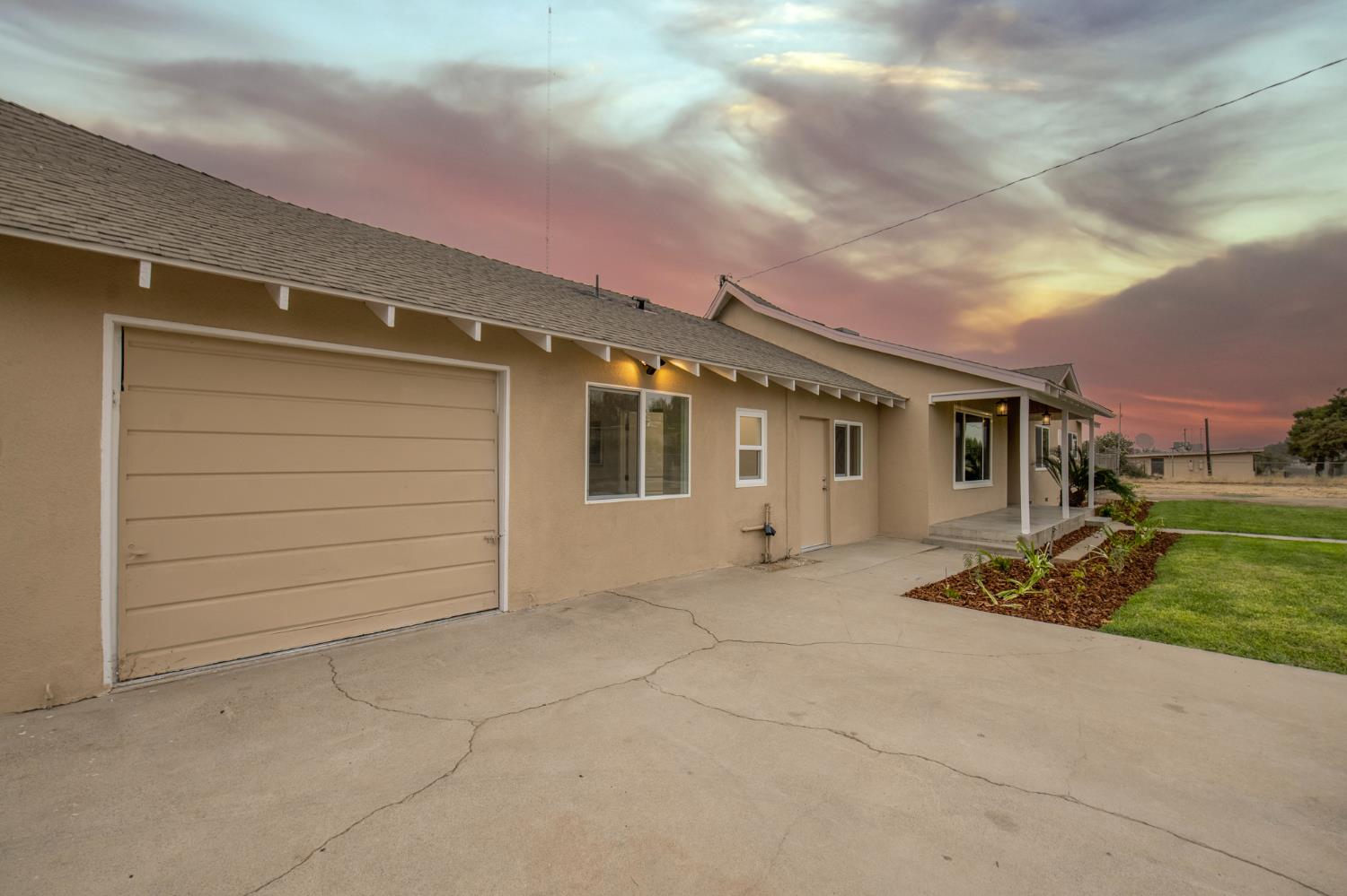 295 N Valentine Ave, Fresno, CA 93706