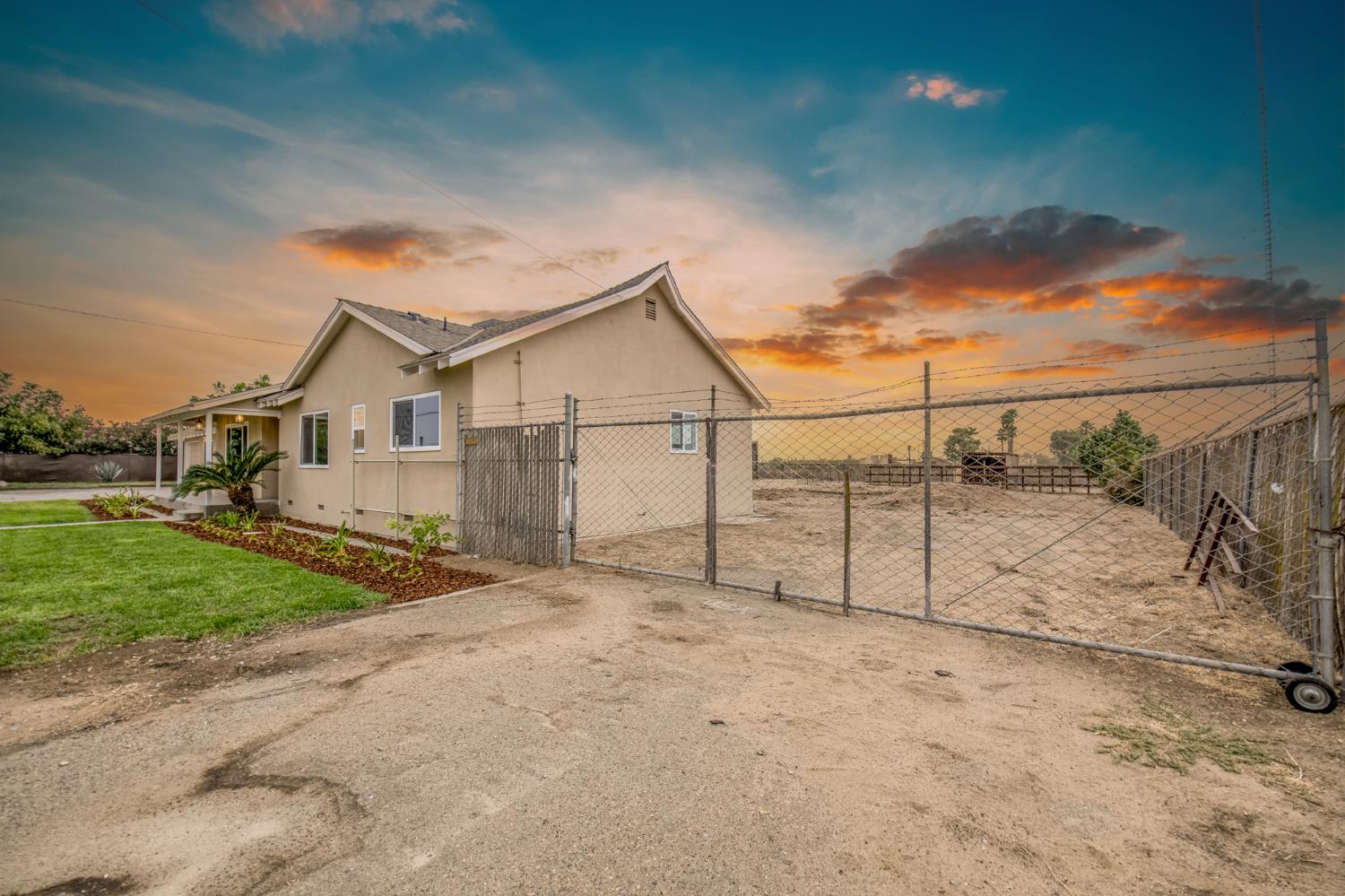 295 N Valentine Ave, Fresno, CA 93706