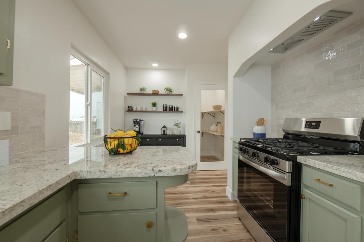 295 N Valentine Ave, Fresno, CA 93706