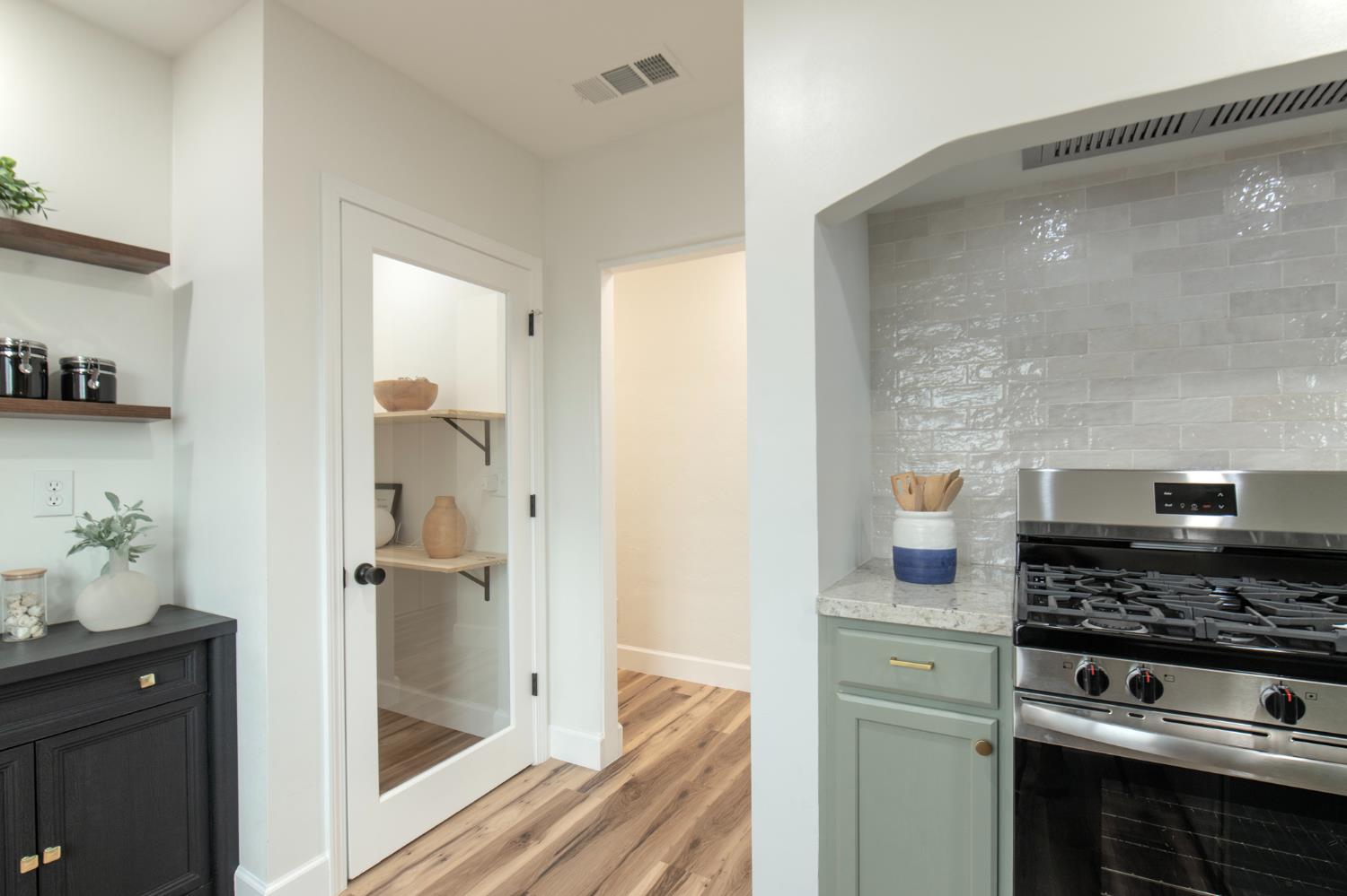 295 N Valentine Ave, Fresno, CA 93706