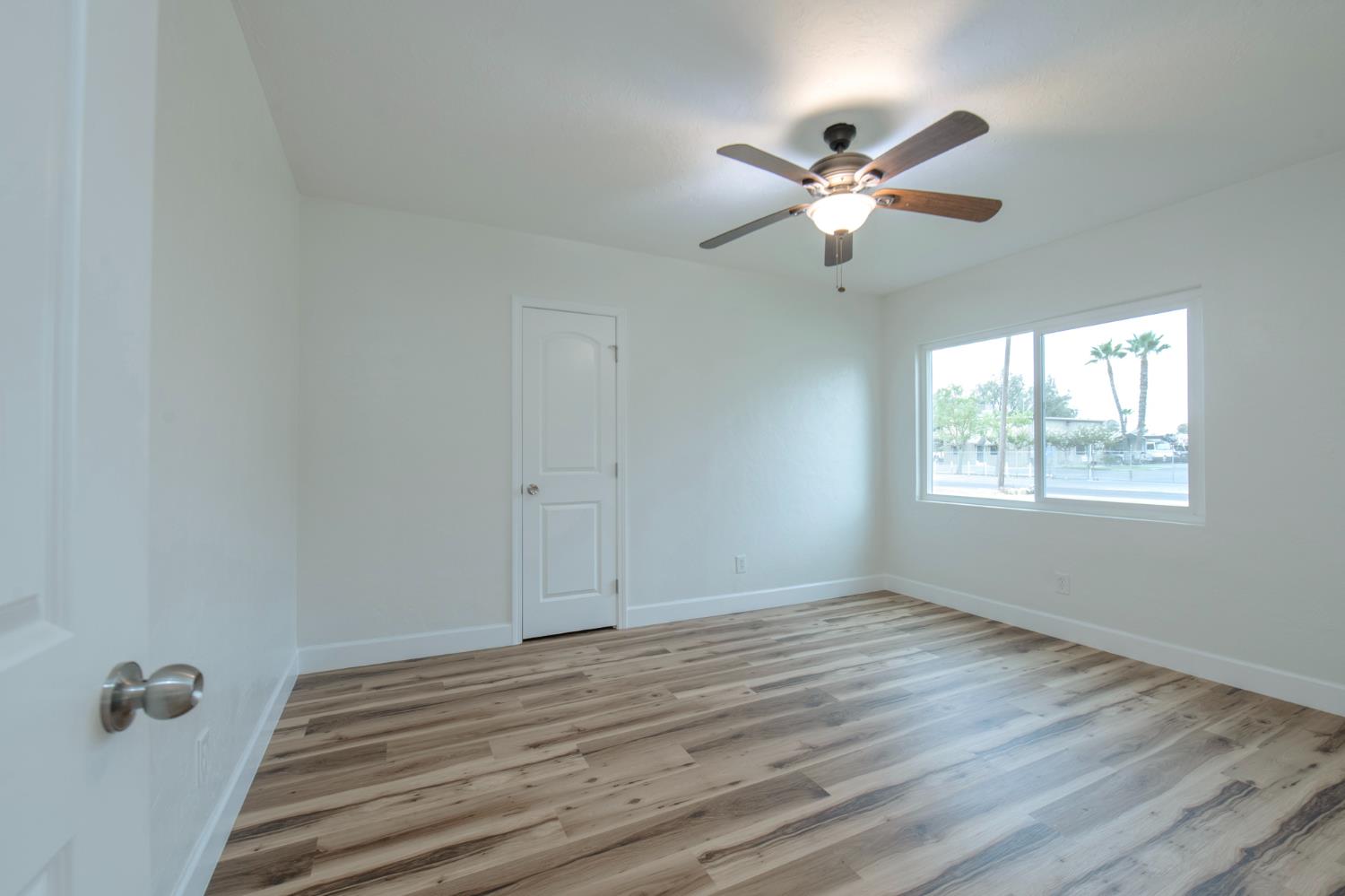 295 N Valentine Ave, Fresno, CA 93706