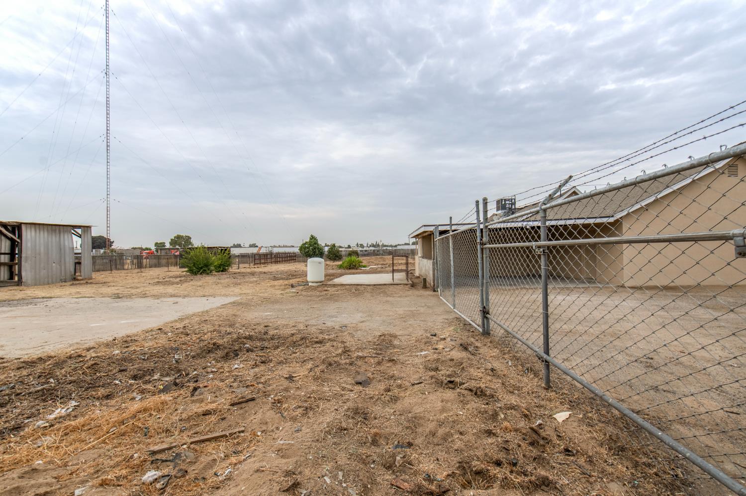 295 N Valentine Ave, Fresno, CA 93706