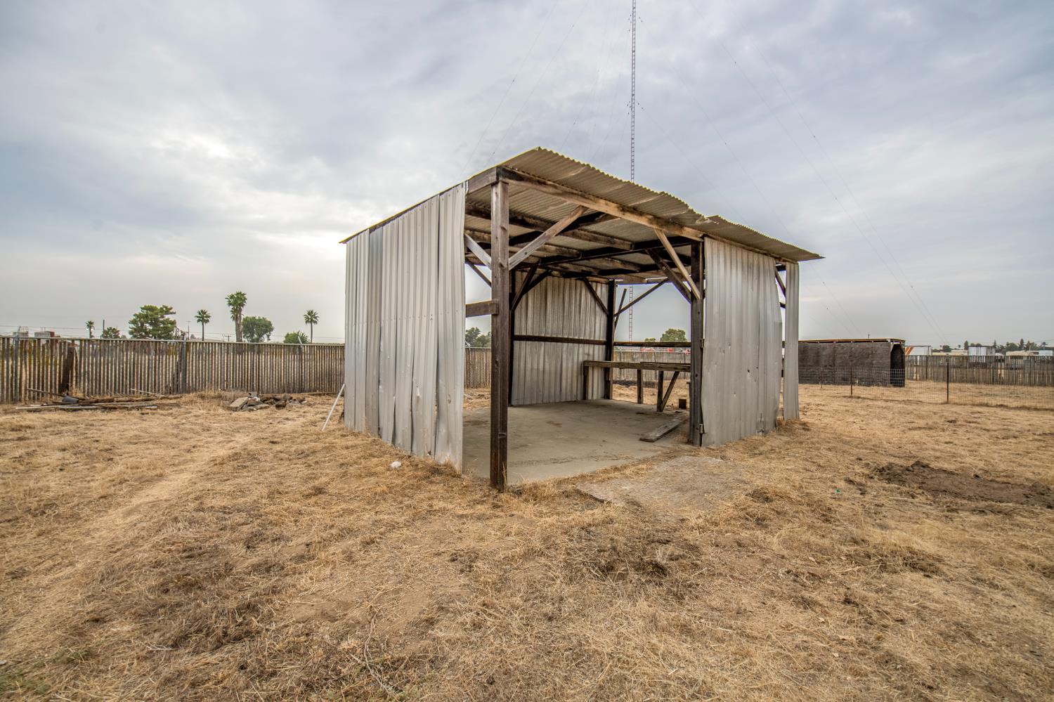 295 N Valentine Ave, Fresno, CA 93706