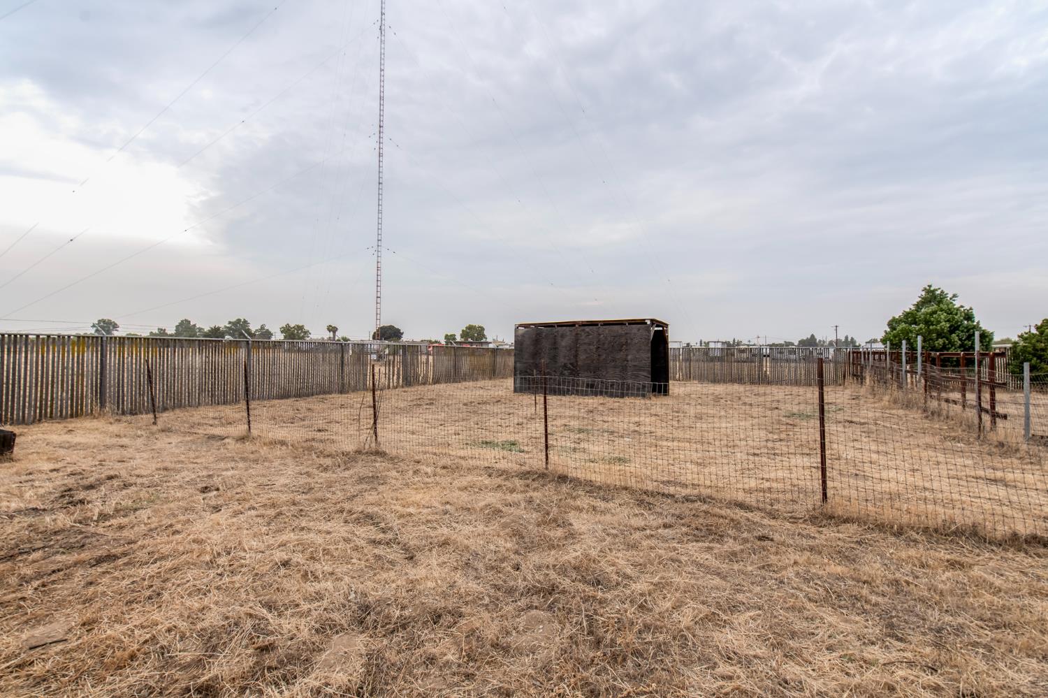 295 N Valentine Ave, Fresno, CA 93706