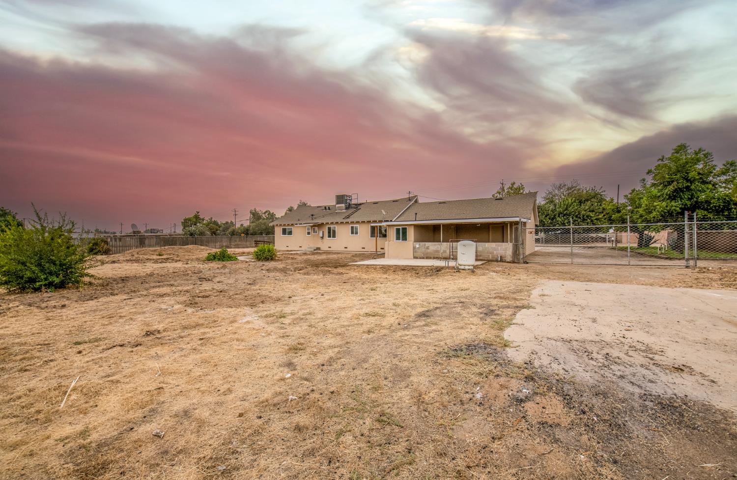 295 N Valentine Ave, Fresno, CA 93706