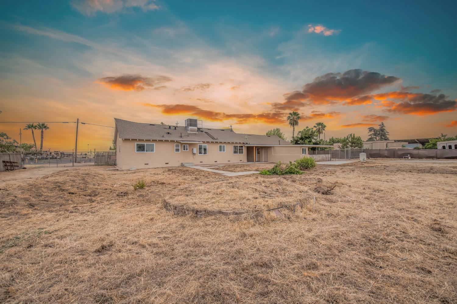 295 N Valentine Ave, Fresno, CA 93706