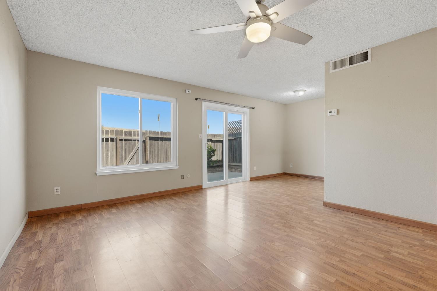 4929 N Winery Cir #114, Fresno, CA 93726
