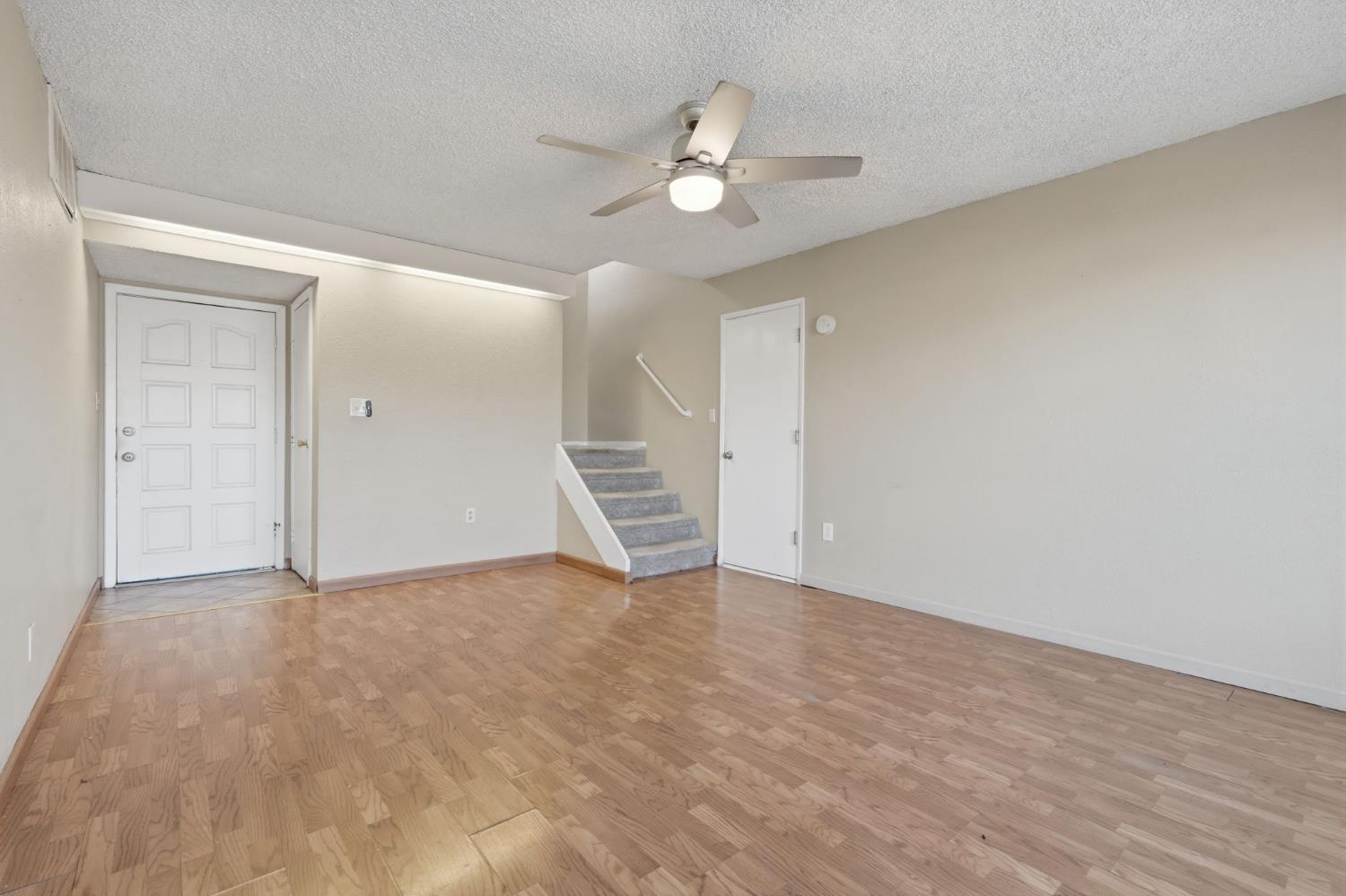 4929 N Winery Cir #114, Fresno, CA 93726