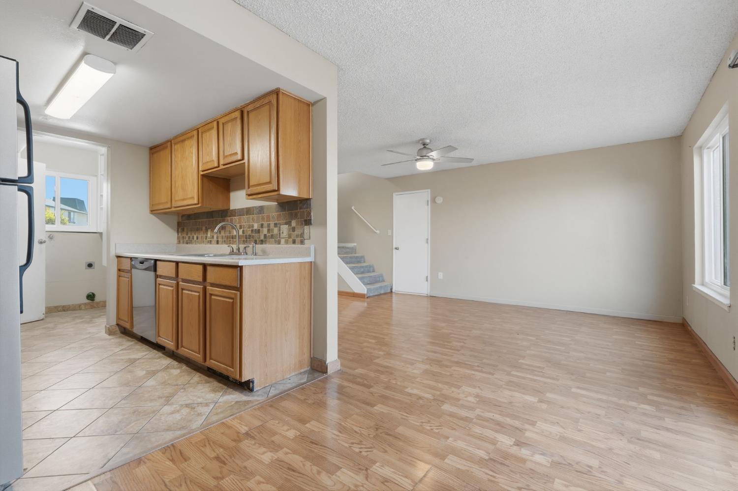 4929 N Winery Cir #114, Fresno, CA 93726