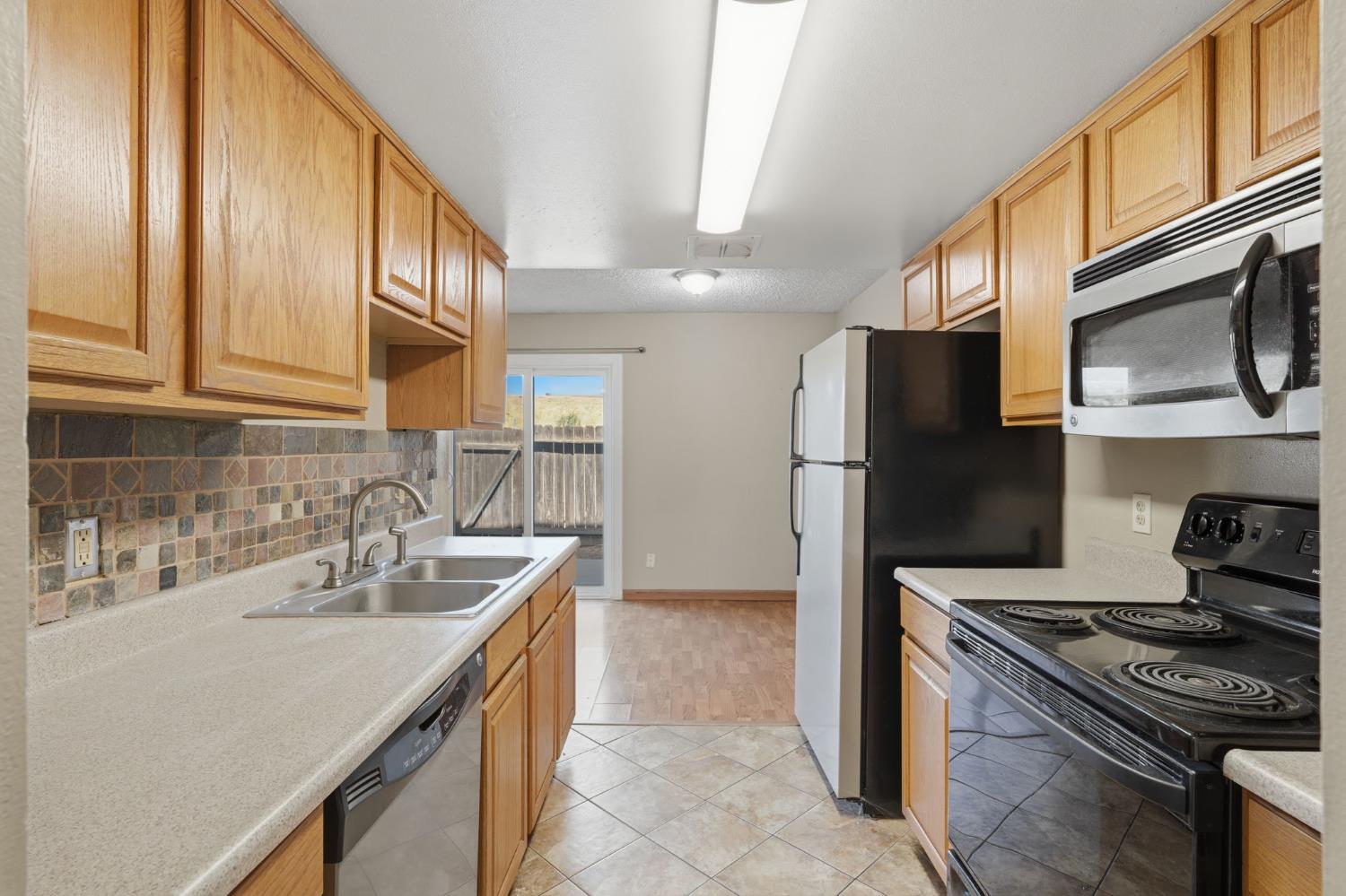 4929 N Winery Cir #114, Fresno, CA 93726