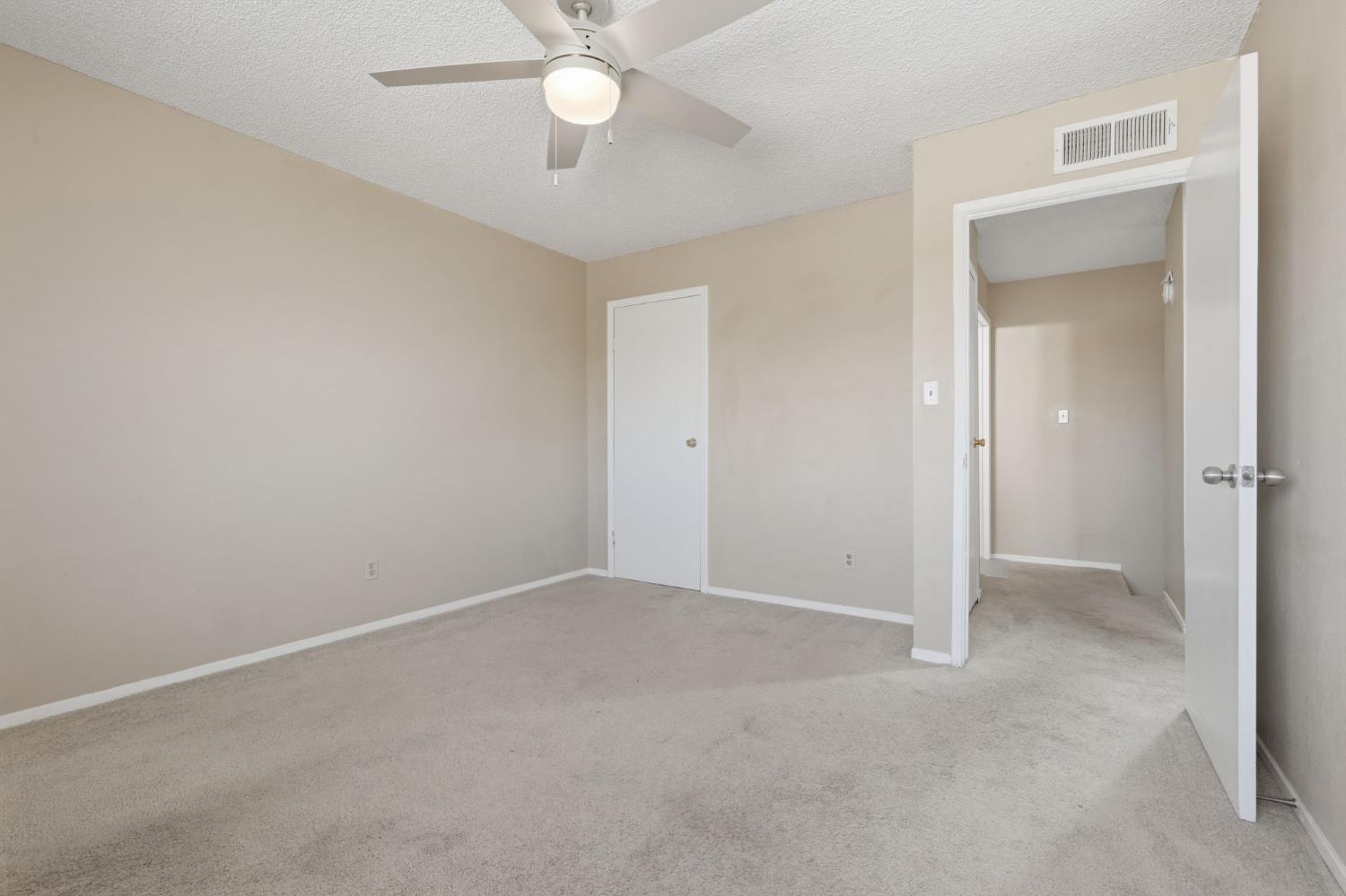 4929 N Winery Cir #114, Fresno, CA 93726