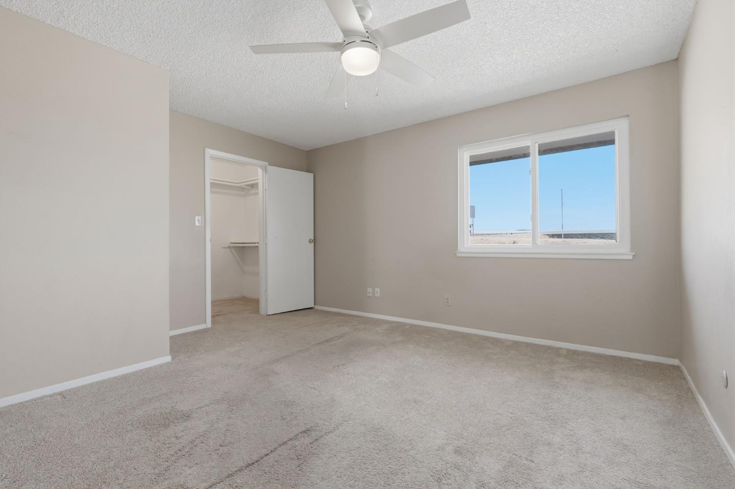 4929 N Winery Cir #114, Fresno, CA 93726