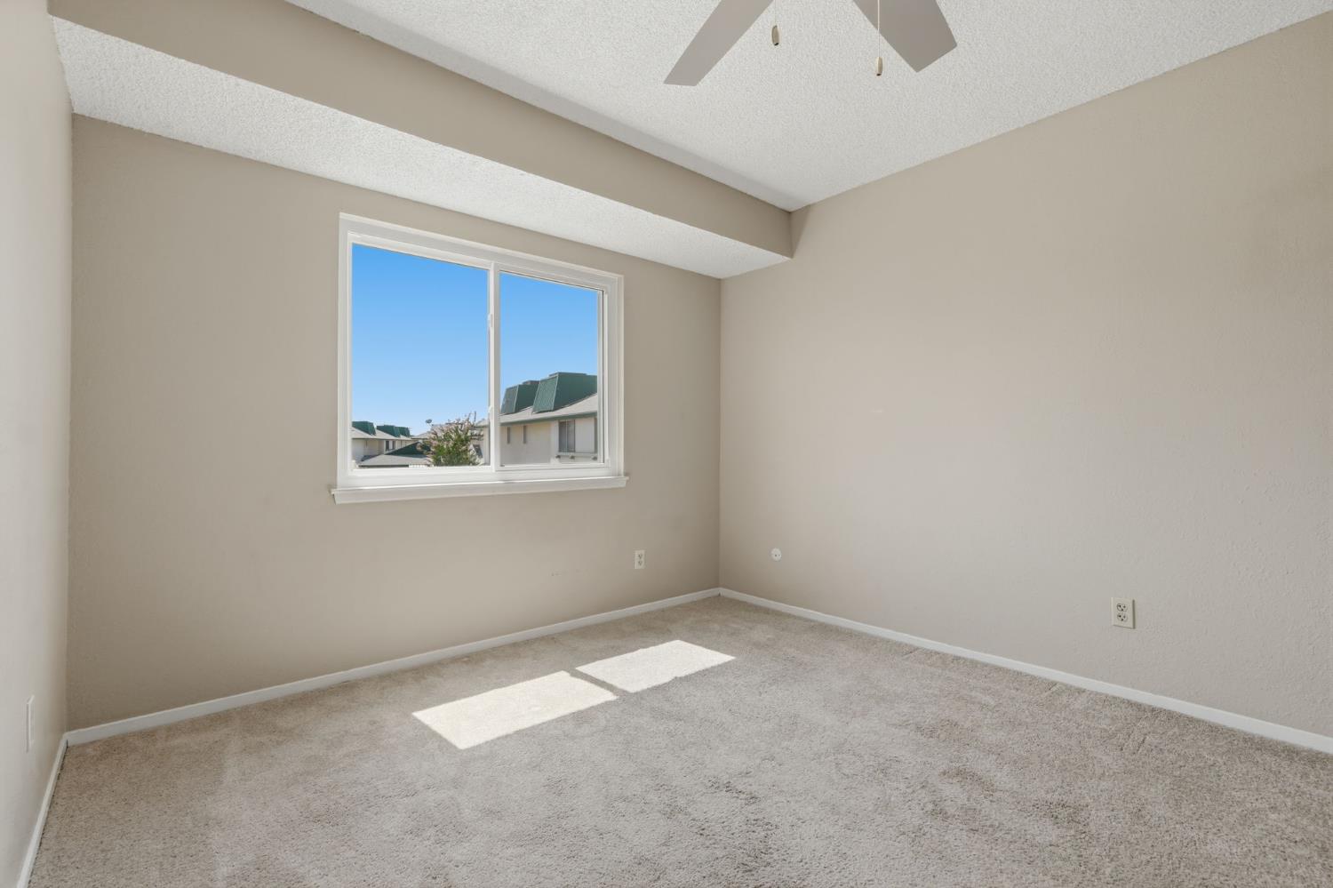 4929 N Winery Cir #114, Fresno, CA 93726