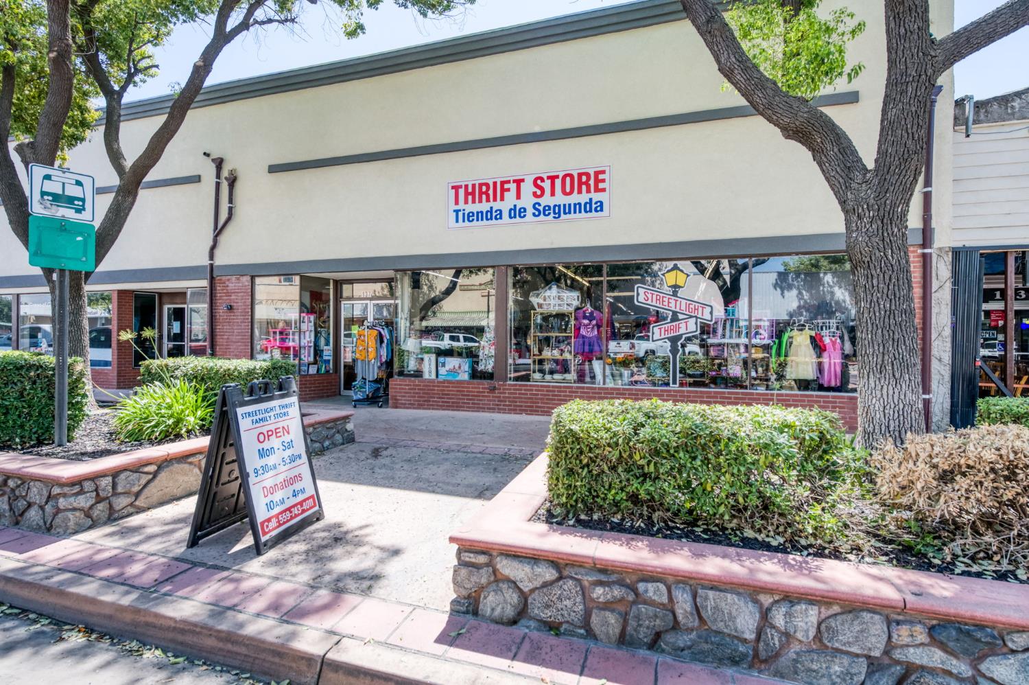 137 N L St, Dinuba, CA 93618