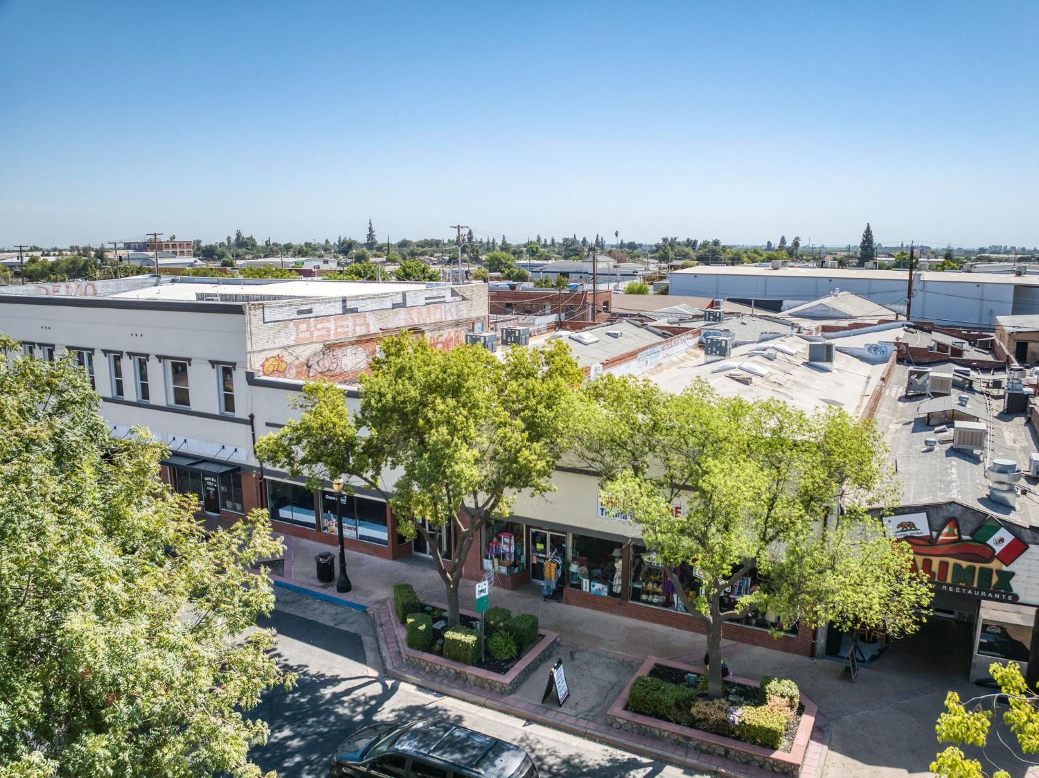 137 N L St, Dinuba, CA 93618