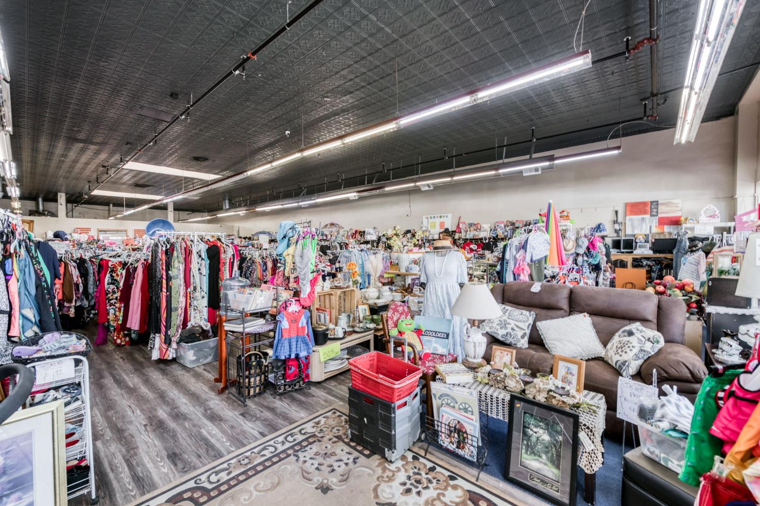 137 N L St, Dinuba, CA 93618