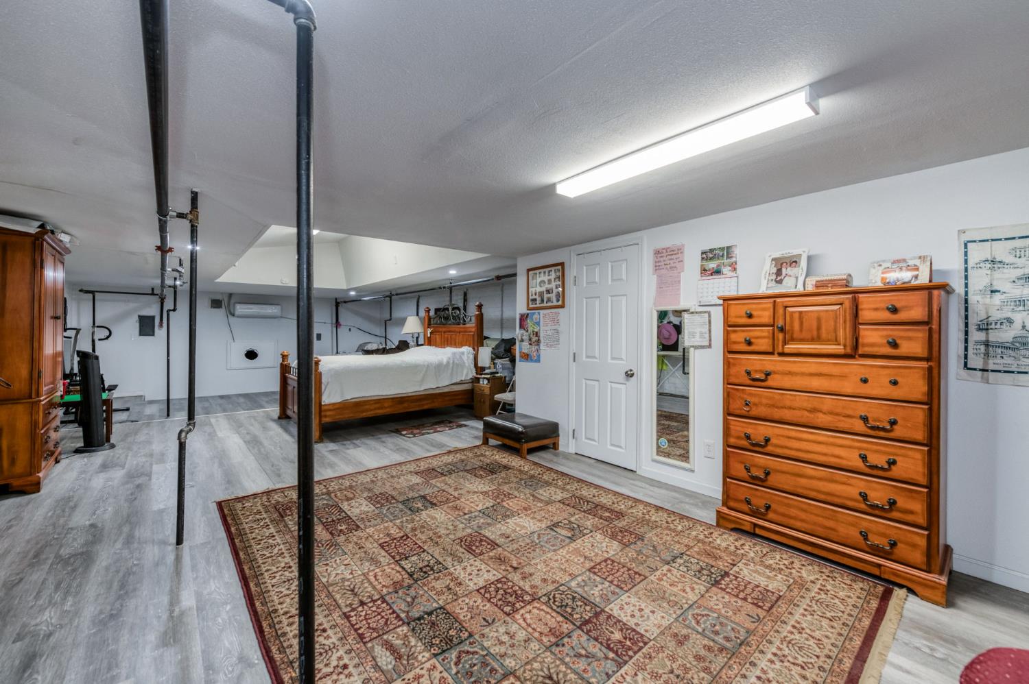137 N L St, Dinuba, CA 93618