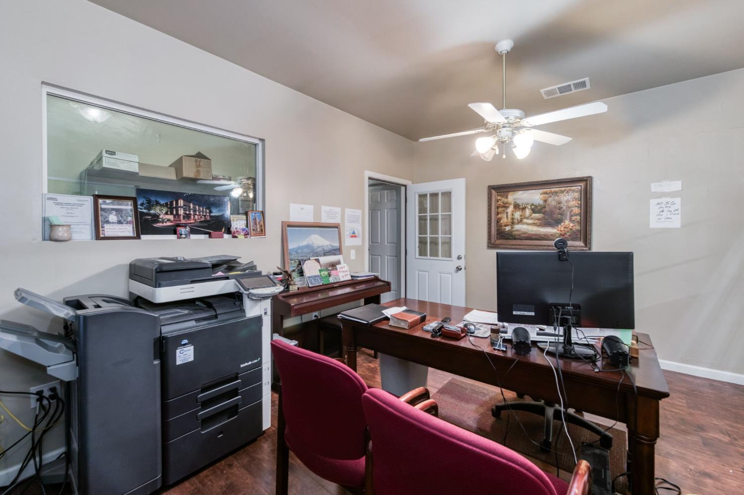 137 N L St, Dinuba, CA 93618