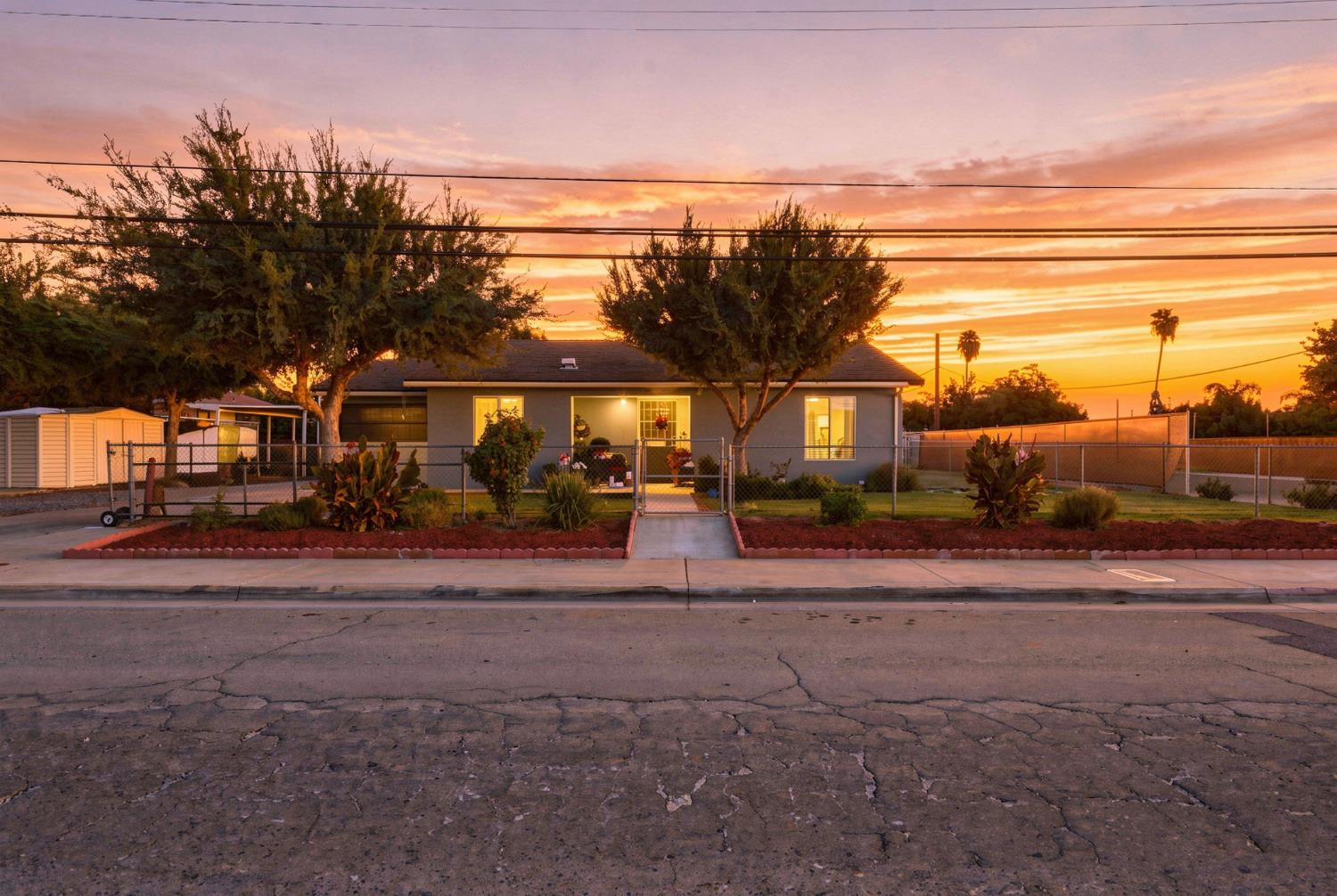1208 South Ave, Orange Cove, CA 93646