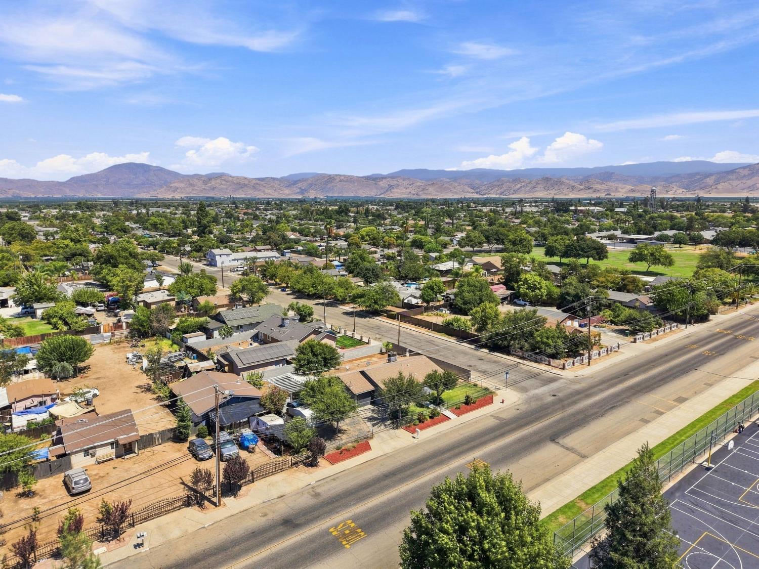 1208 South Ave, Orange Cove, CA 93646