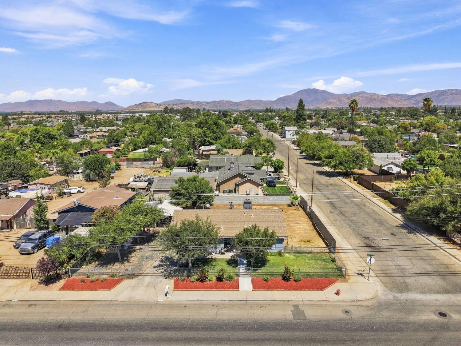 1208 South Ave, Orange Cove, CA 93646