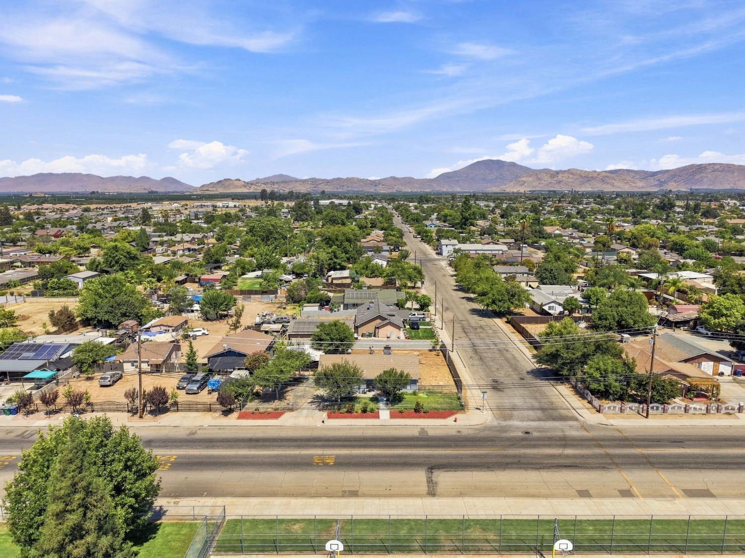 1208 South Ave, Orange Cove, CA 93646