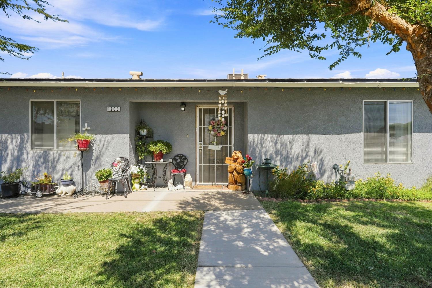 1208 South Ave, Orange Cove, CA 93646