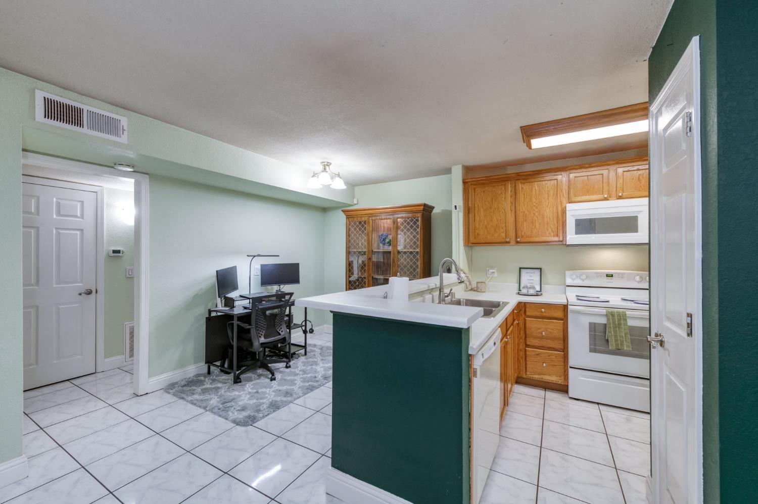 2909 Huntington Blvd #145, Fresno, CA 93721