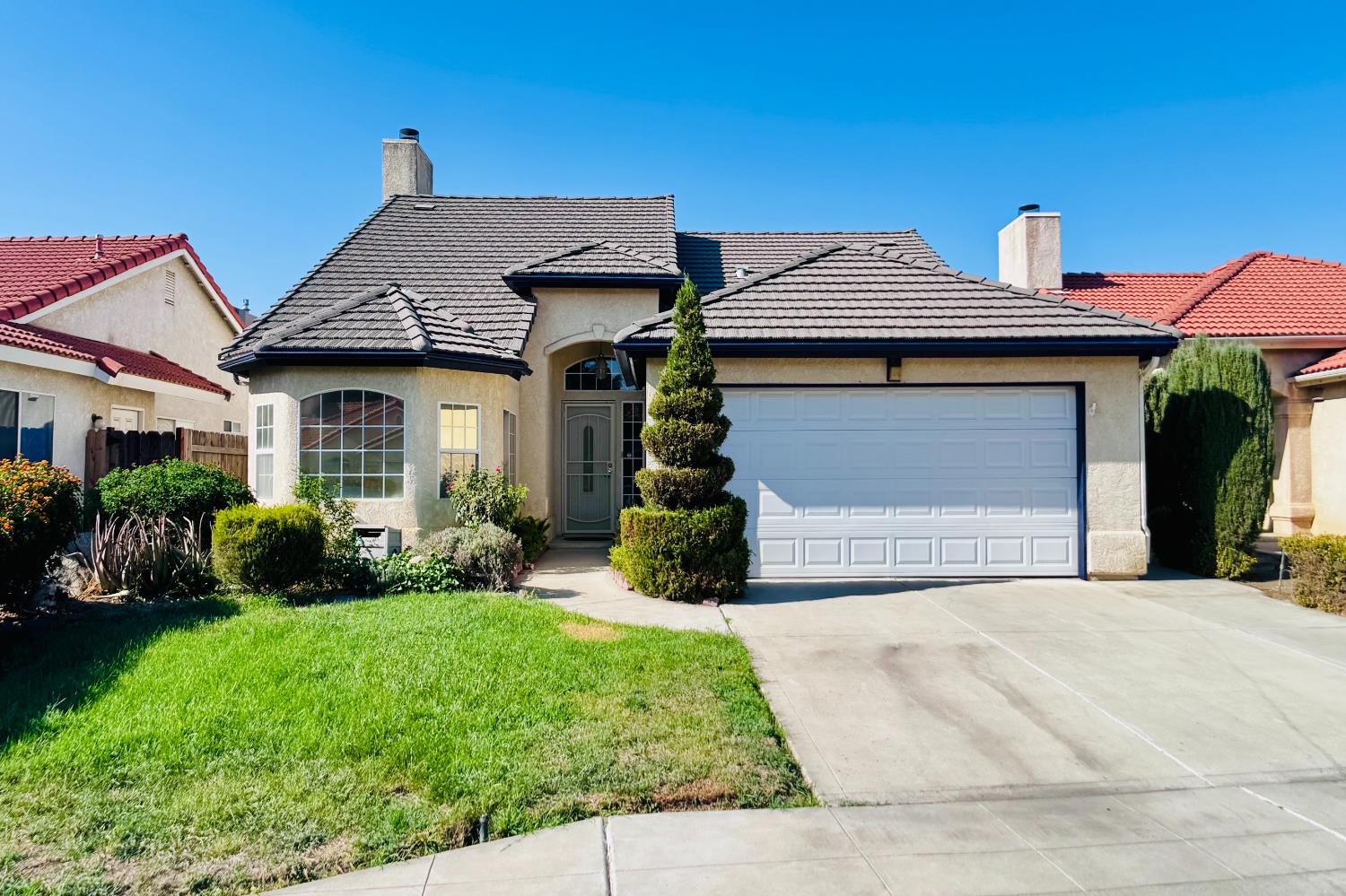 873 Garland Ave, Clovis, CA 93612