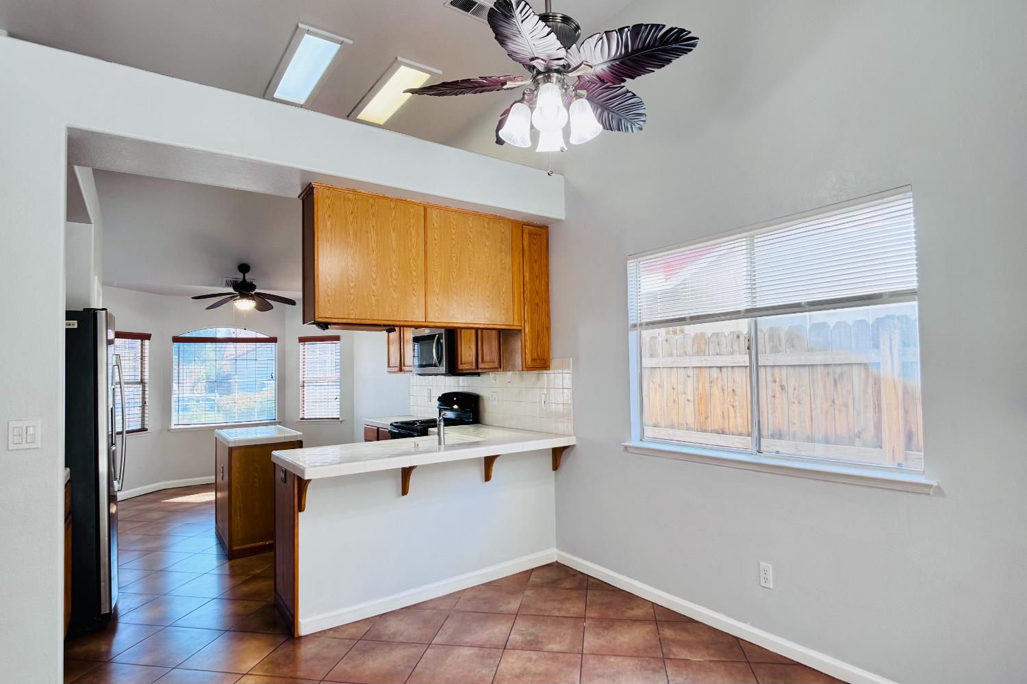 873 Garland Ave, Clovis, CA 93612