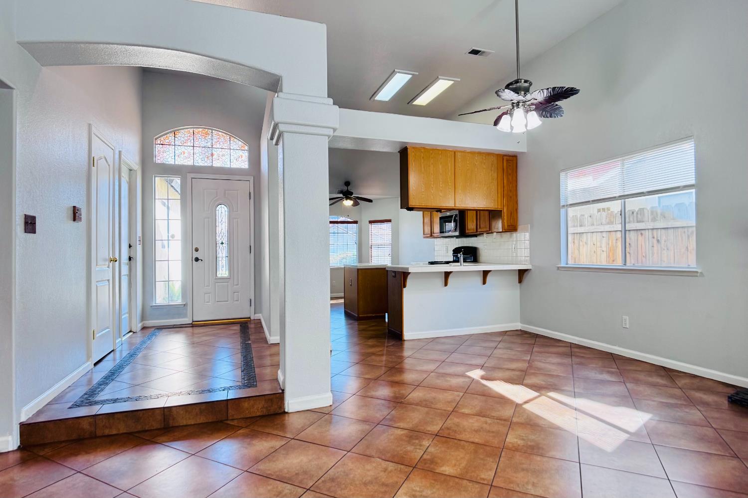 873 Garland Ave, Clovis, CA 93612