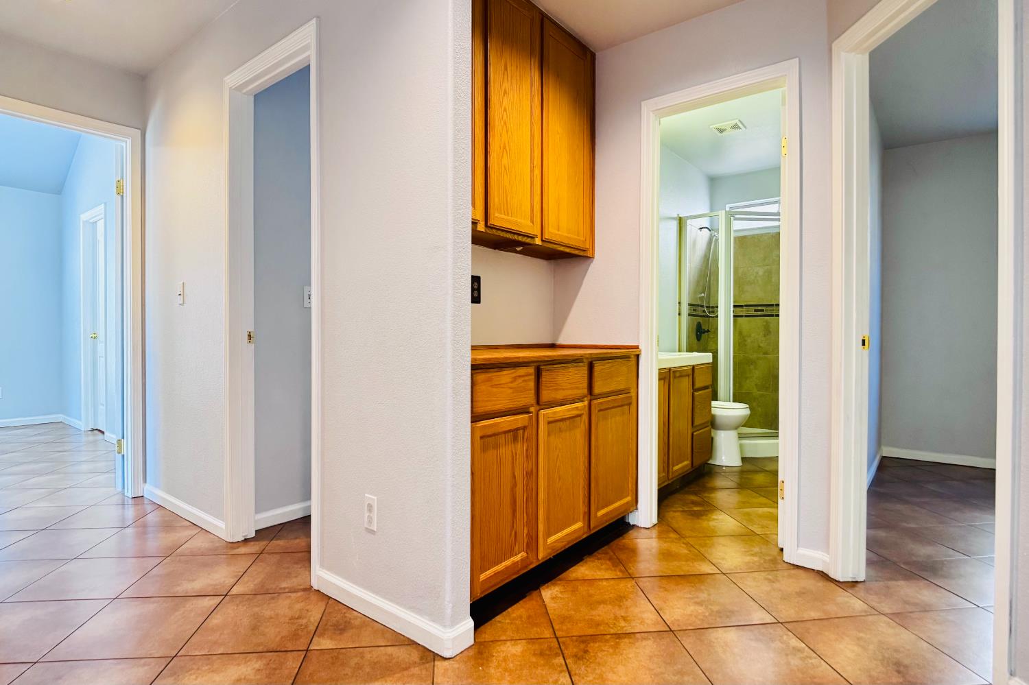 873 Garland Ave, Clovis, CA 93612