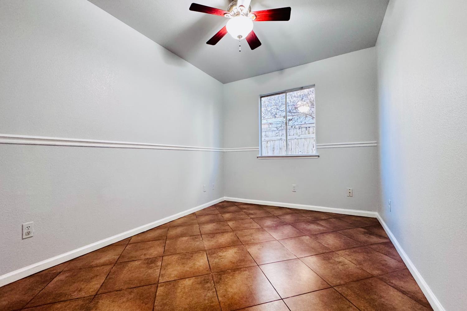 873 Garland Ave, Clovis, CA 93612
