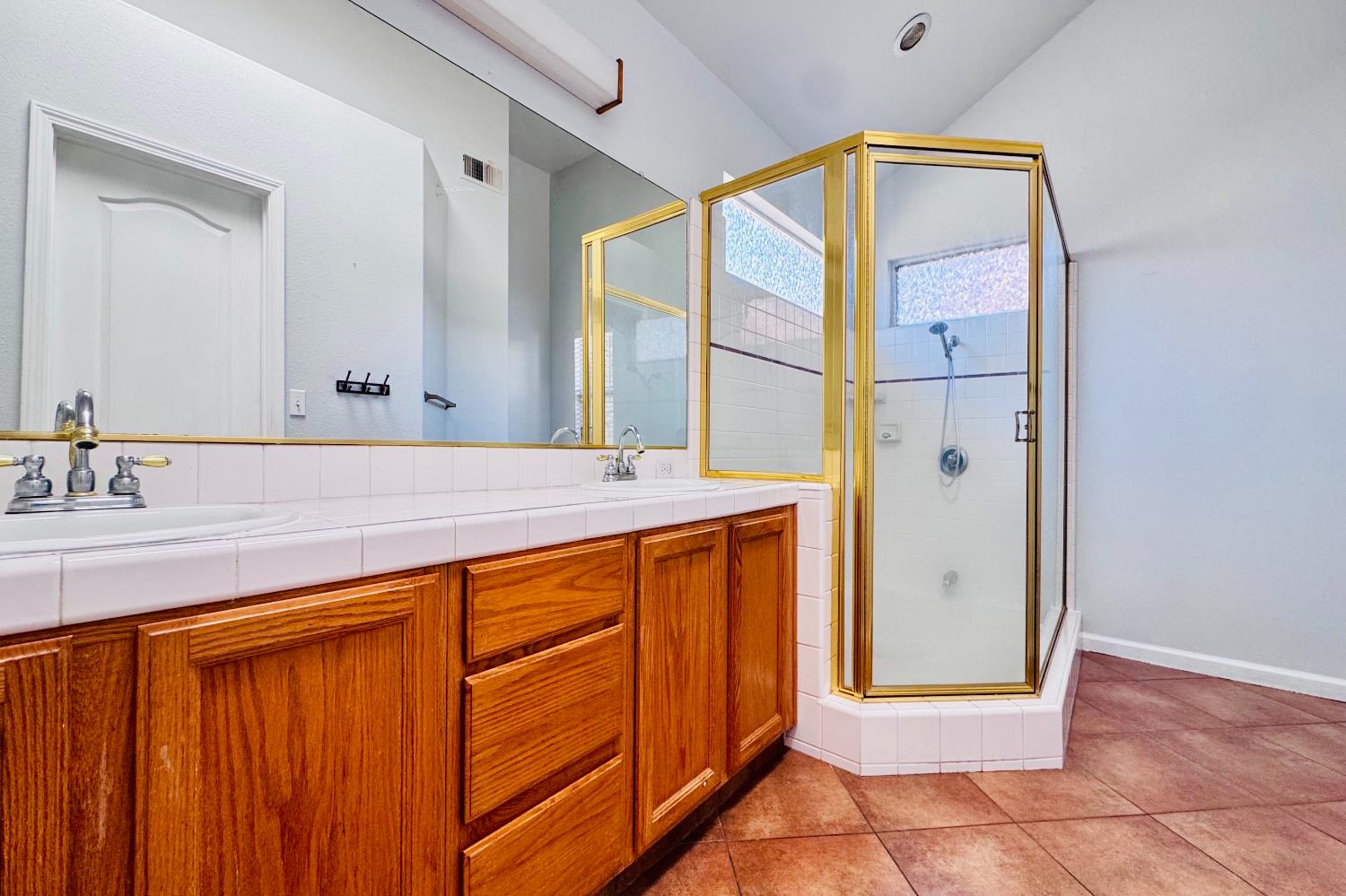 873 Garland Ave, Clovis, CA 93612