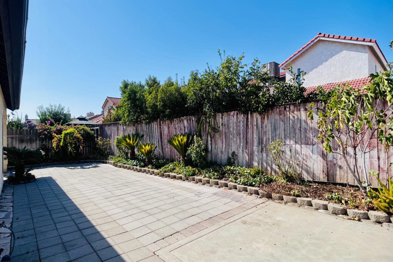 873 Garland Ave, Clovis, CA 93612
