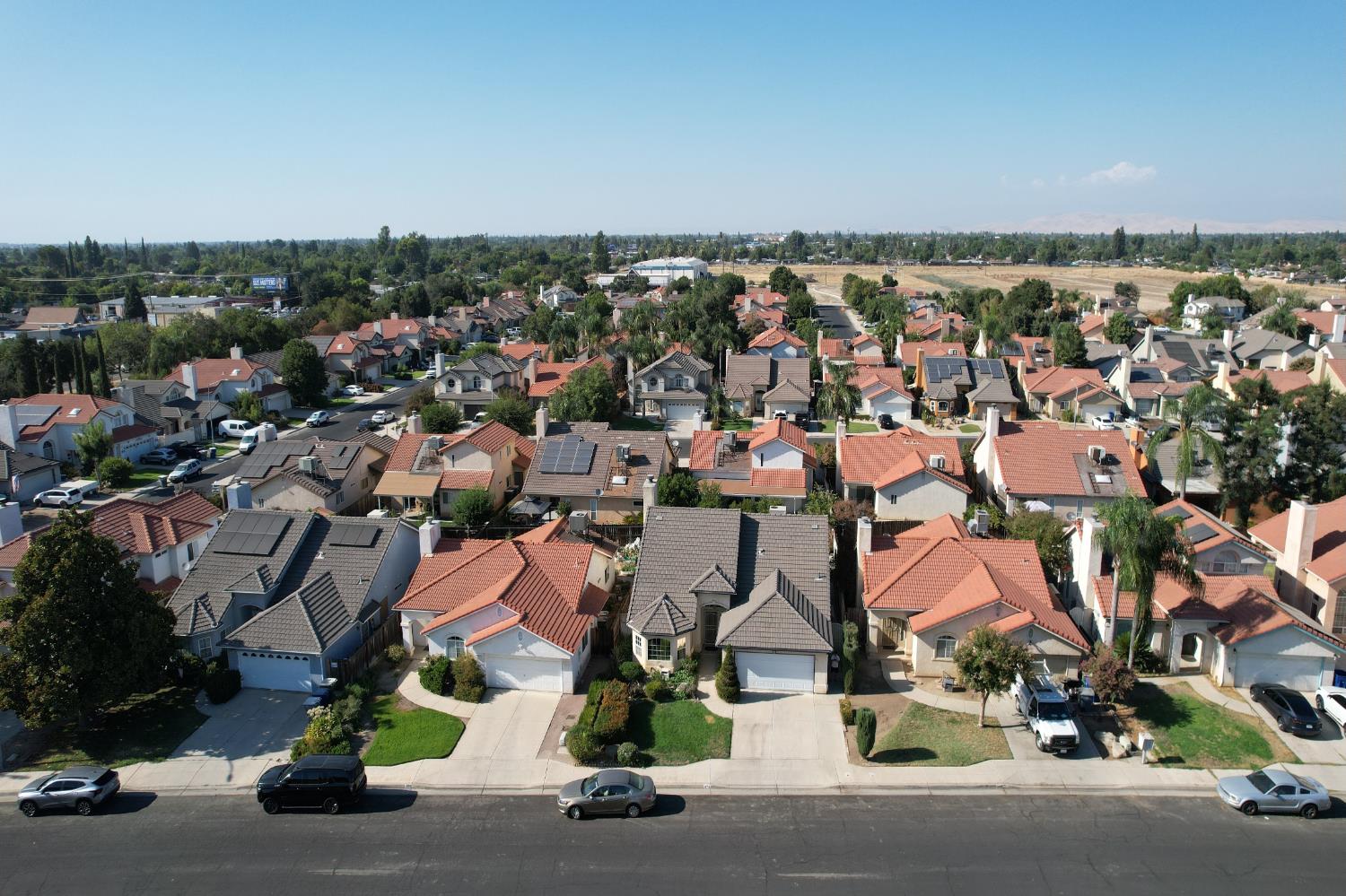 873 Garland Ave, Clovis, CA 93612