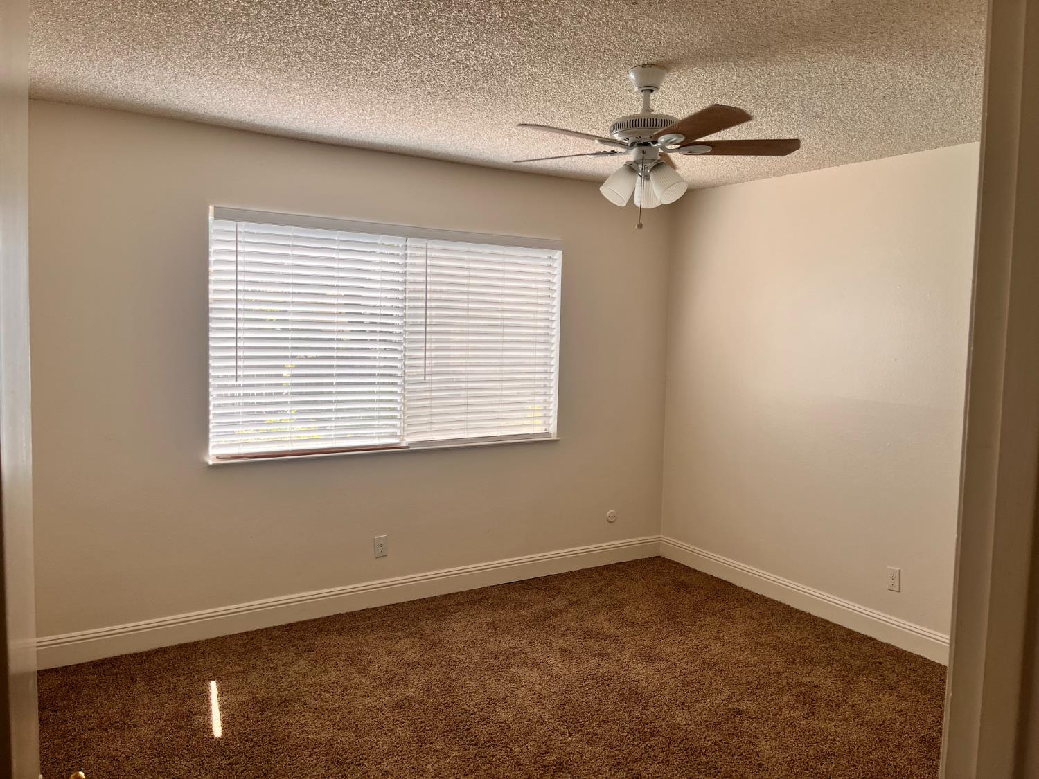 5090 N roosevelt Ave #6, Fresno, CA 93704