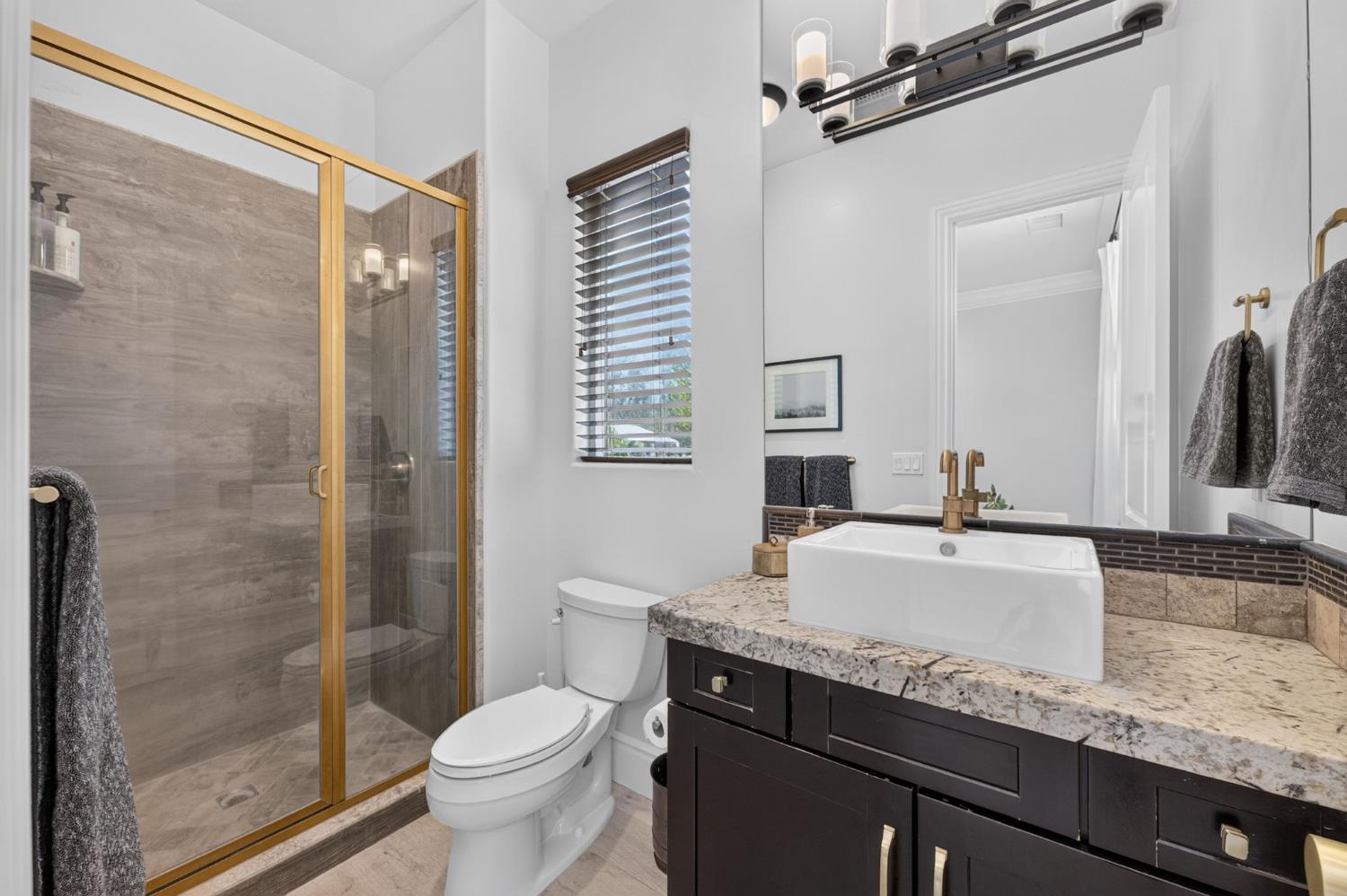 3825 Reno Ave, Clovis, CA 93619