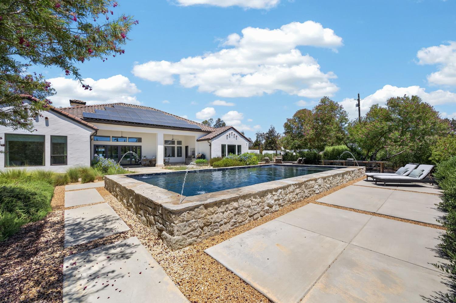 3825 Reno Ave, Clovis, CA 93619