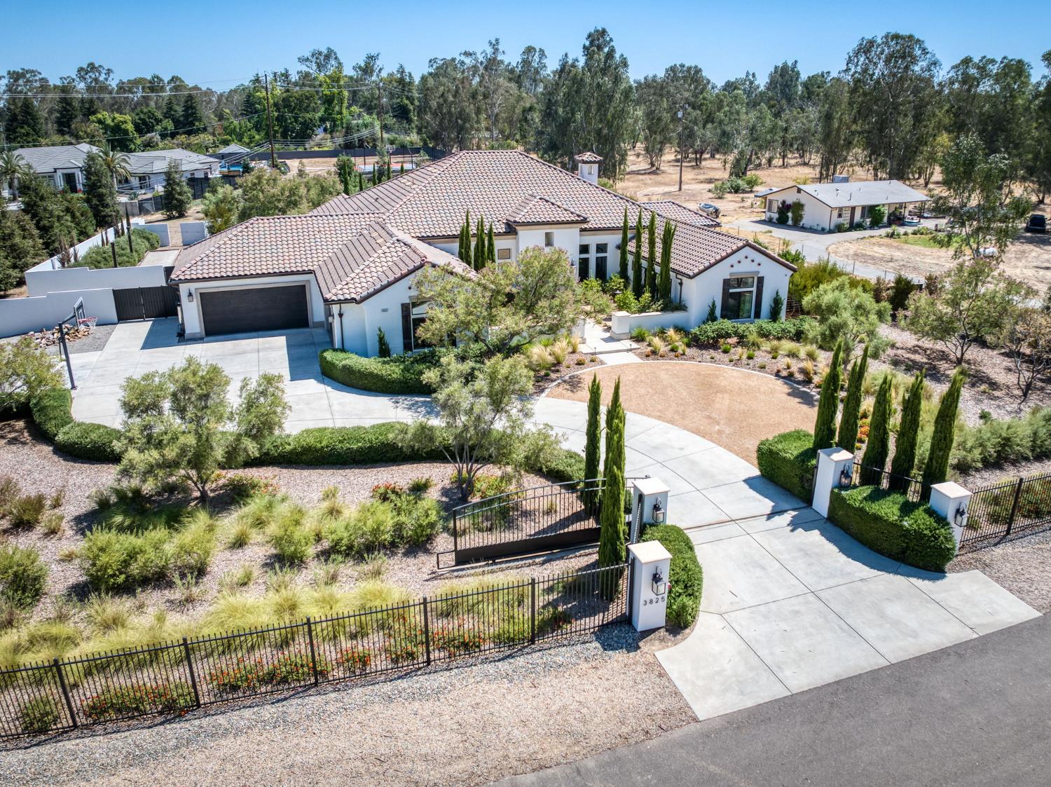 3825 Reno Ave, Clovis, CA 93619