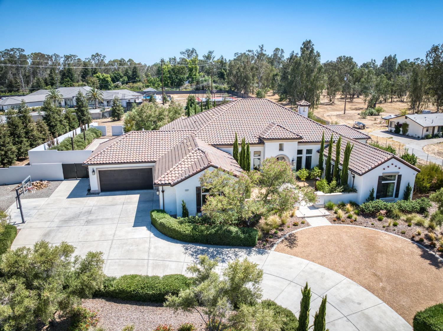 3825 Reno Ave, Clovis, CA 93619