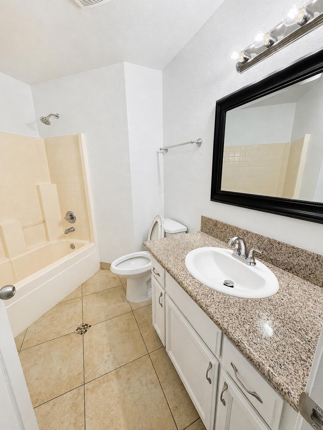 857 Isaac Newton Dr, Hanford, CA 93230