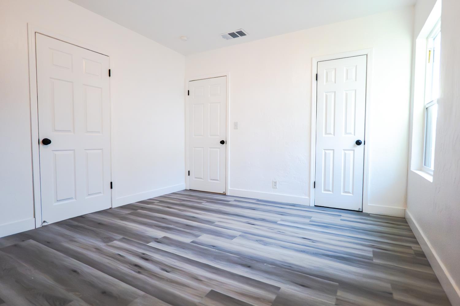 2706 N Thorne Ave, Fresno, CA 93704