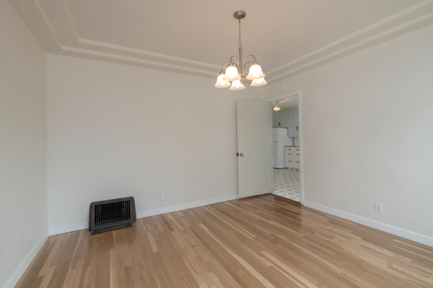 2126 W Hammond Ave, Fresno, CA 93728
