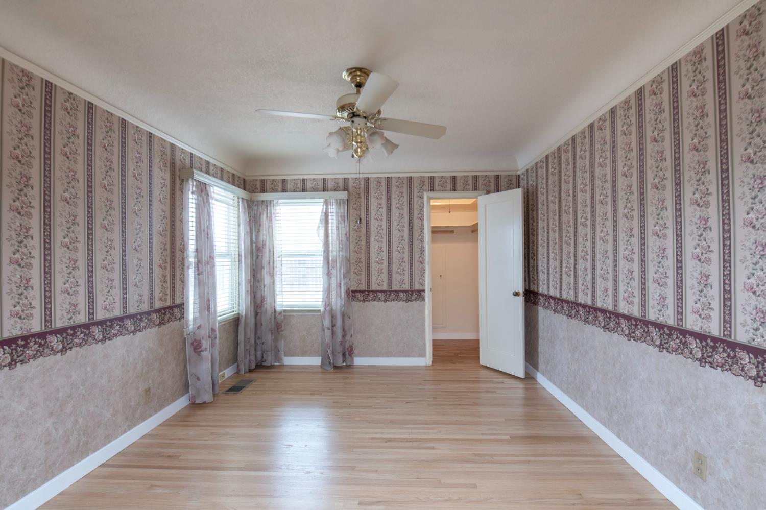 2126 W Hammond Ave, Fresno, CA 93728